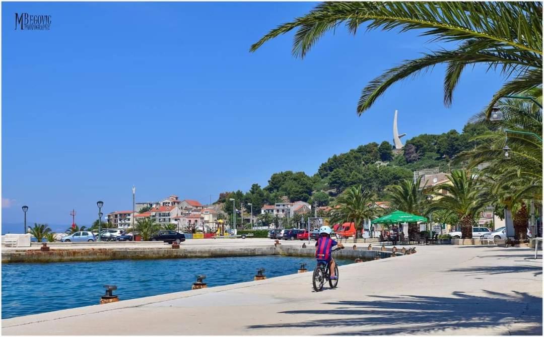Sea View Ela Apartments Podgora Esterno foto